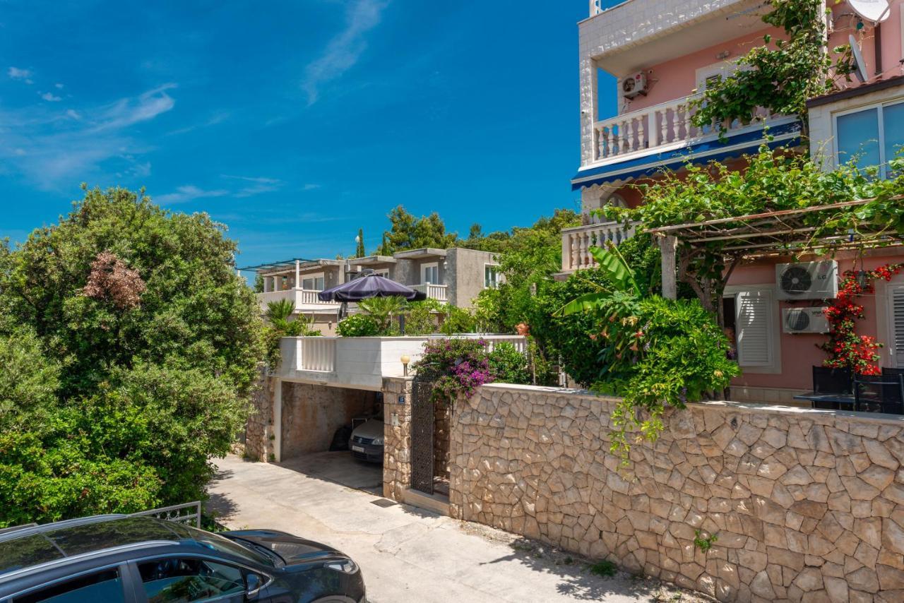 Apartment "Kamelia"קאבטאט מראה חיצוני תמונה