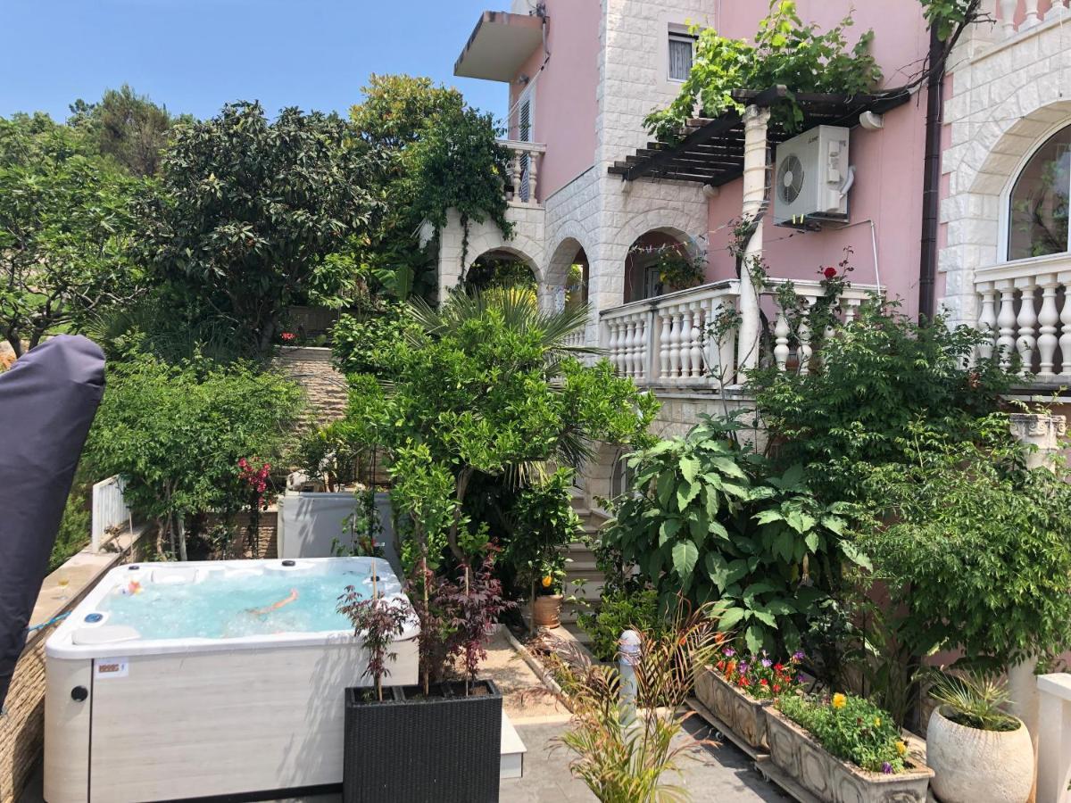 Apartment "Kamelia"קאבטאט מראה חיצוני תמונה
